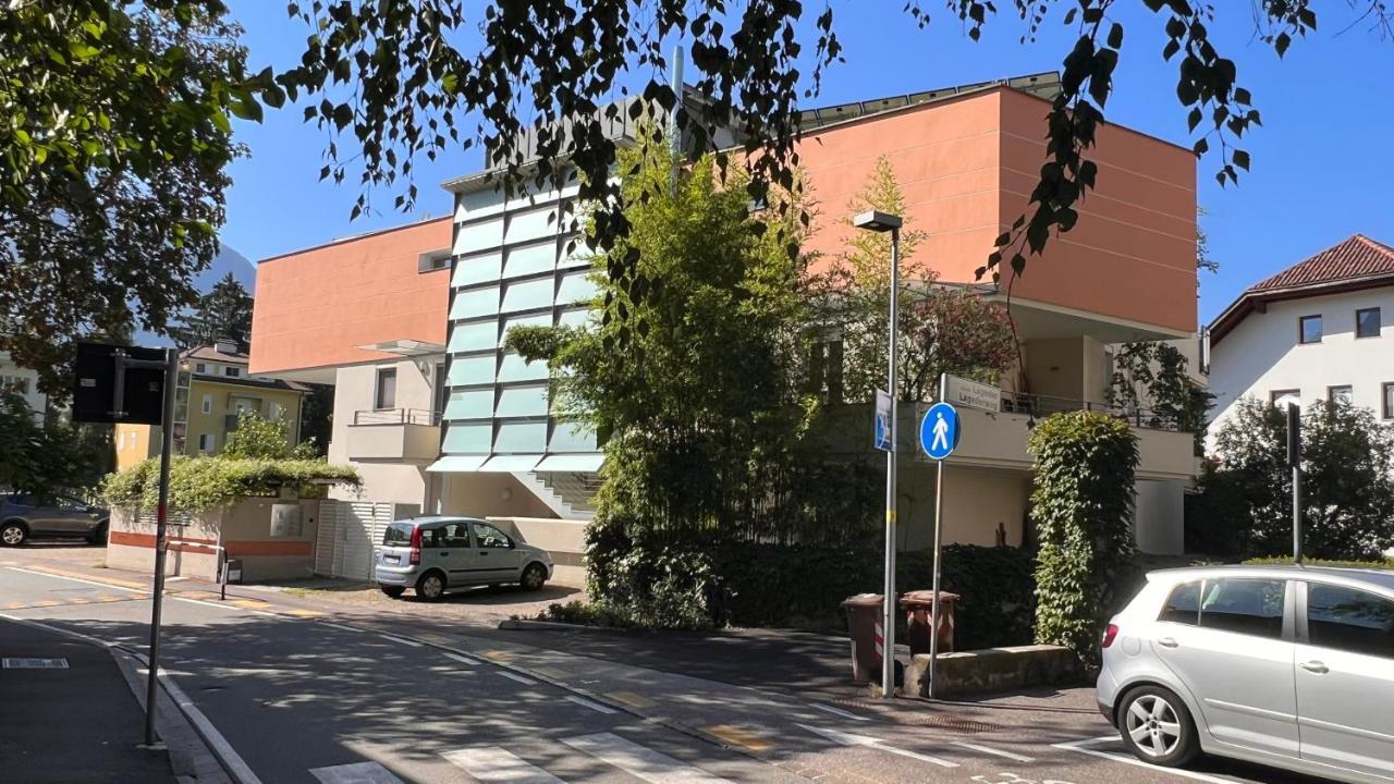 Garden Suite Bolzano Luaran gambar